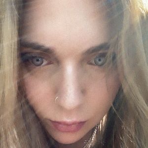 Meet your Posher, Leanna